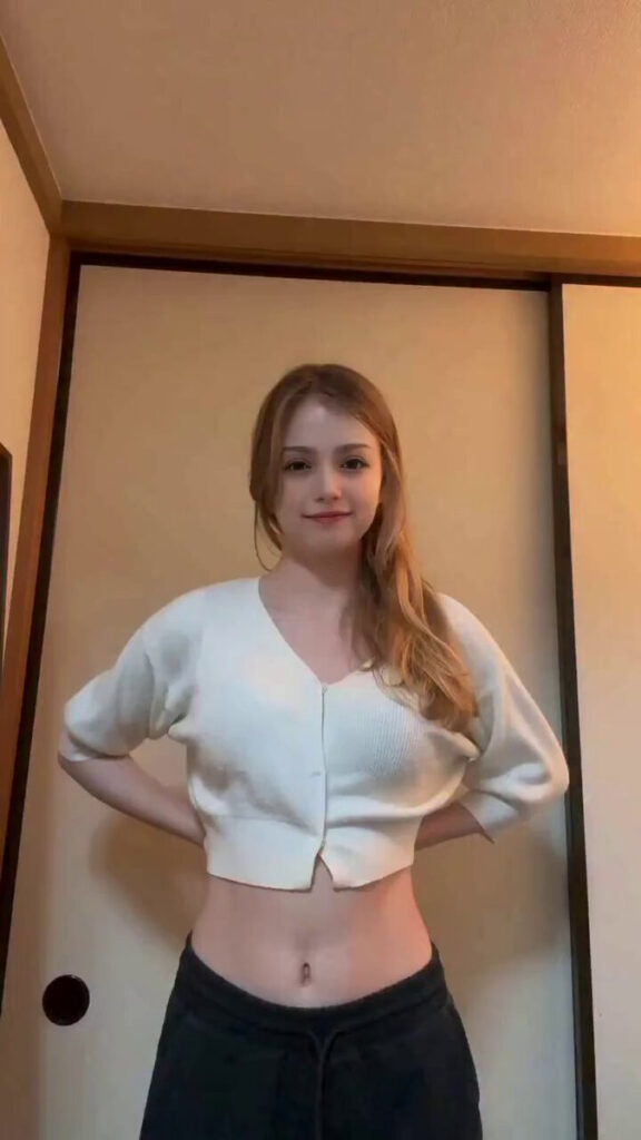 Akan lebih baik jika aku telanjang sepenuhnya!